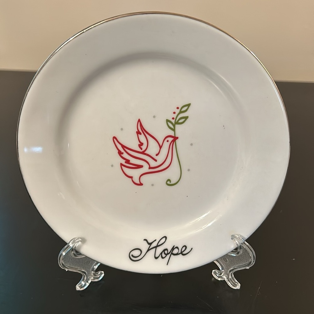 Appetizer/Dessert Christmas Holiday Tis the Season 6.5” Glass Plates - Set of 3 - Picture 2 of 5